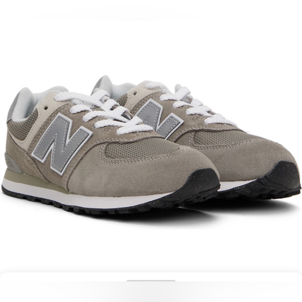 EUC Women’s New Balance Gray 574 Core size 11 color Gray and White - Picture 4 of 9